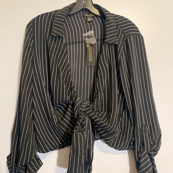 Striped blouse tied in the middle - Picture 2 of 4